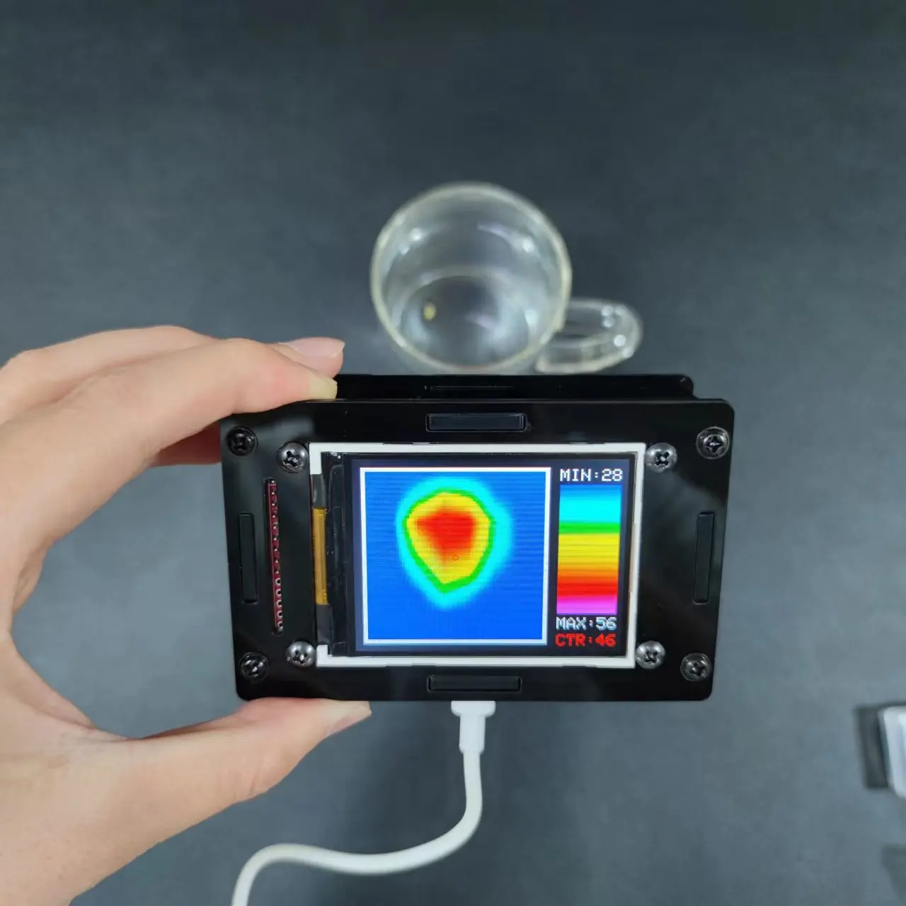 

AMG8833-8X8 Digital Infrared Thermal Imager USB Power Supply TFT Display Handheld Infrared Temperature Sensor Detection Tool