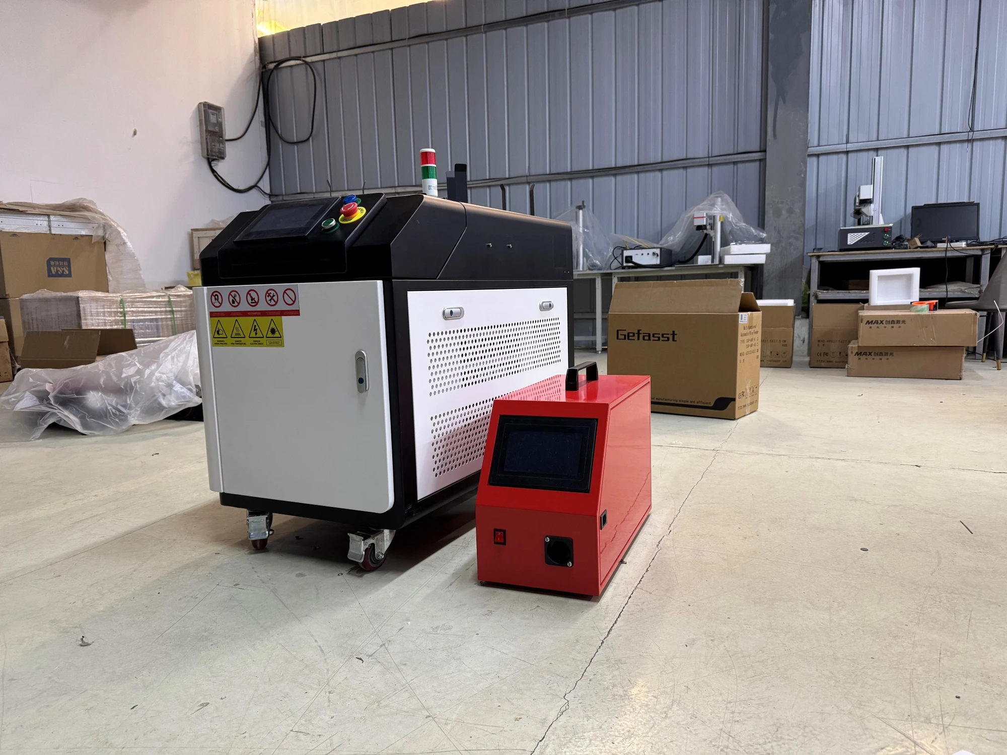 Handhold 1500w 2000w 3000w Welding Cleaning Cutting Soldering Machine Laser Welder 3