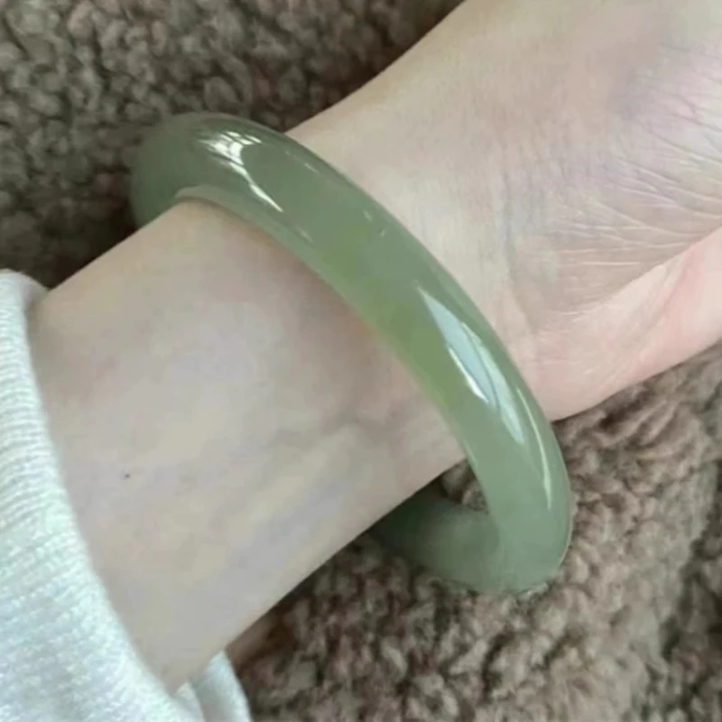 

Natural Sweat Jade Antique Brass Lake Green Beauty Bracelet Retro Fat round Bracelet for Women