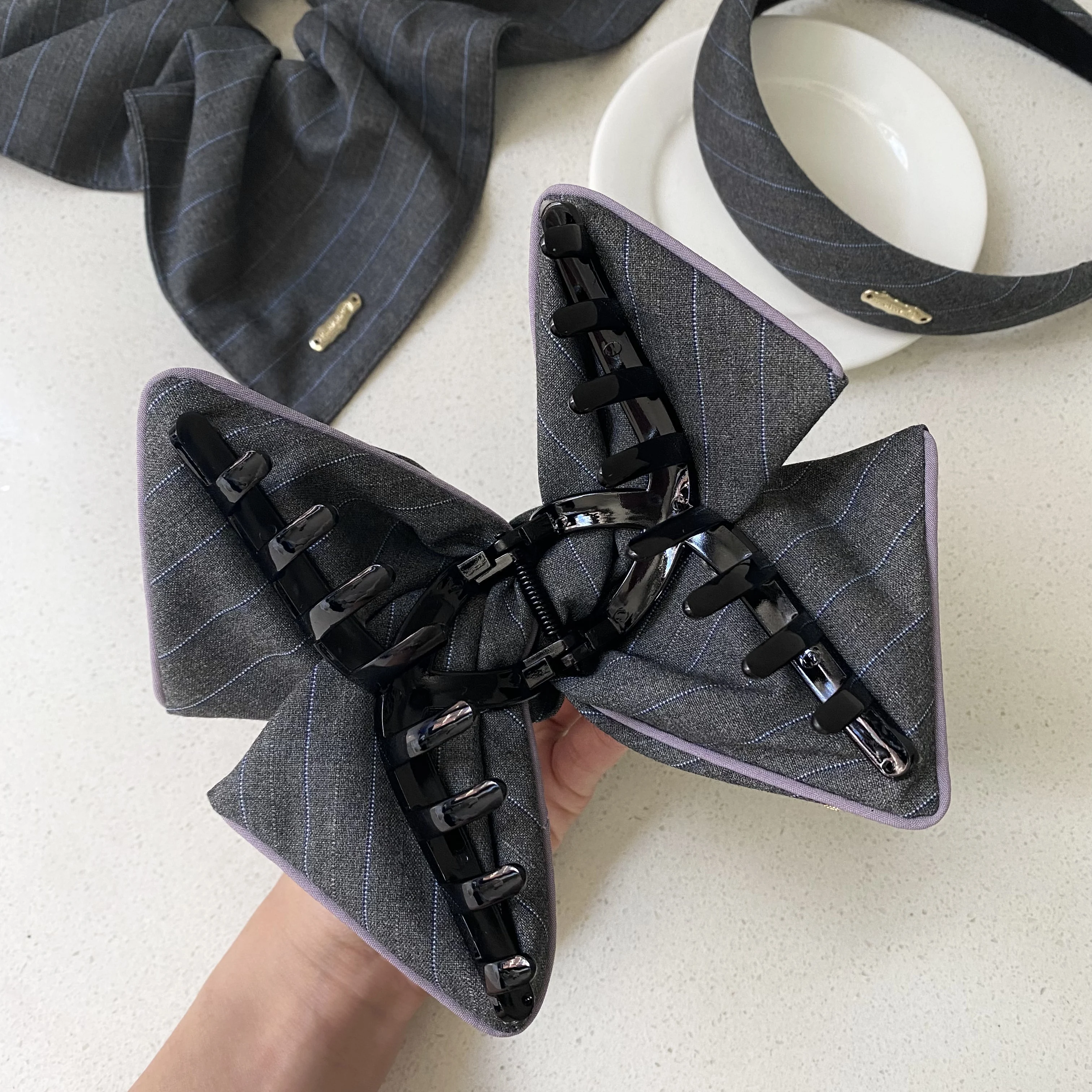 1PC Grey Striped Hair Accessories Set, Elegant Headband and Scrunchies, Stylish Hair Decor for Women