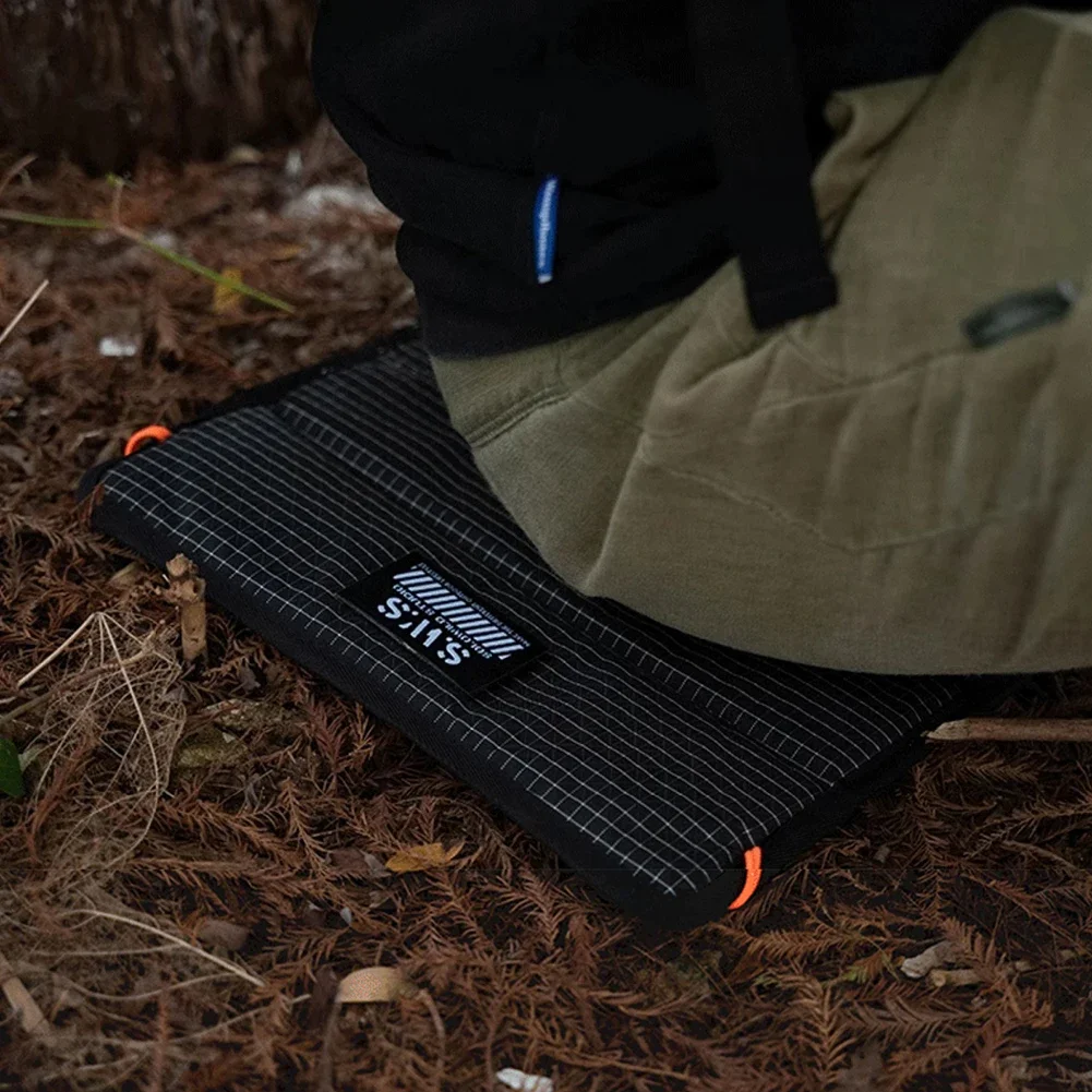 Camping Seat Cushion Waterproof Beach Foldable Seat Cushion Anti-Slip Moisture-Proof Sitting Pad for Travel Hiking