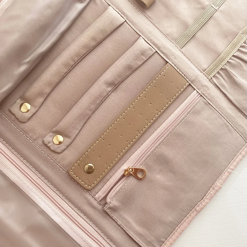 Roll Foldable Jewelry Case: Your Travel Companion Roll Foldable Jewelry Case: Your Travel Companion