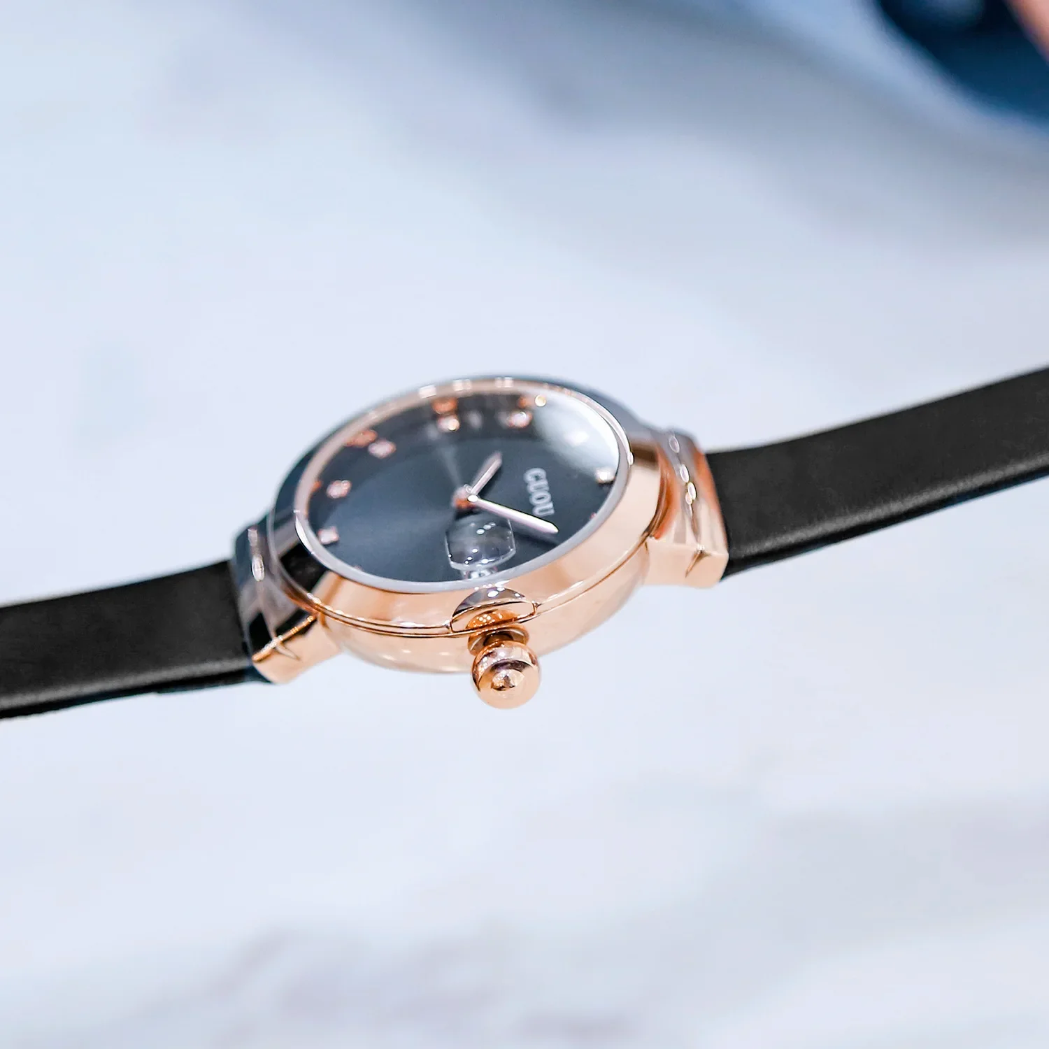 Orologio da polso al quarzo da donna alla moda GUOU con cinturino in vera pelle, diamanti, strass, calendario, lente d'ingrandimento, orologio da donna_voghion.com