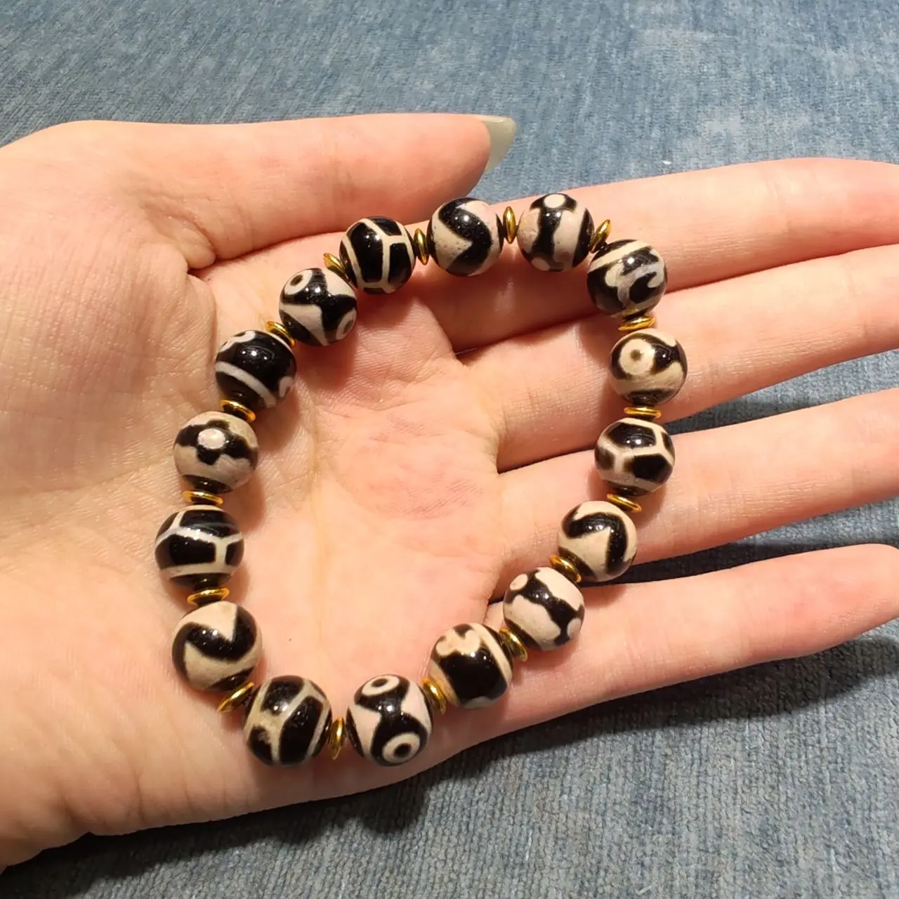 

Tibet 10mm Ethnic Style Hand String Natural Agate Tiger Teeth Turtle Shell Tara and Other Treasure Totem Tianzhu DIY Bracelet