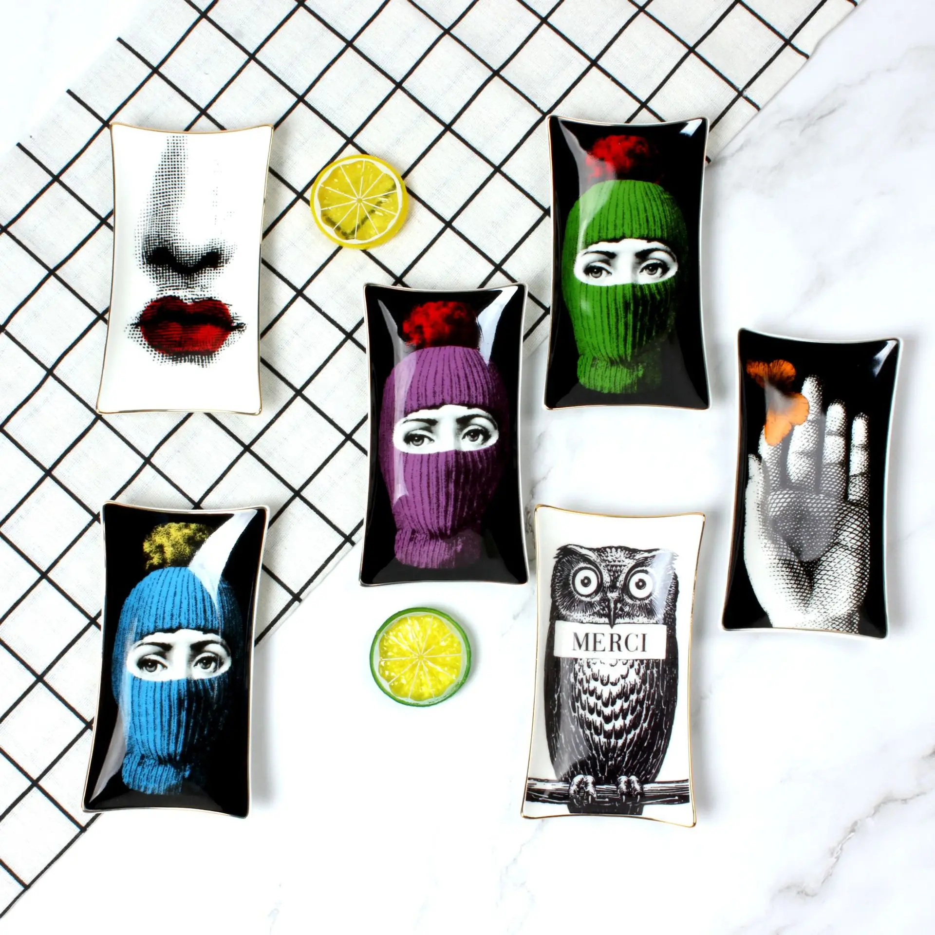 

Керамический поднос для хранения ювелирных изделий в скандинавском стиле