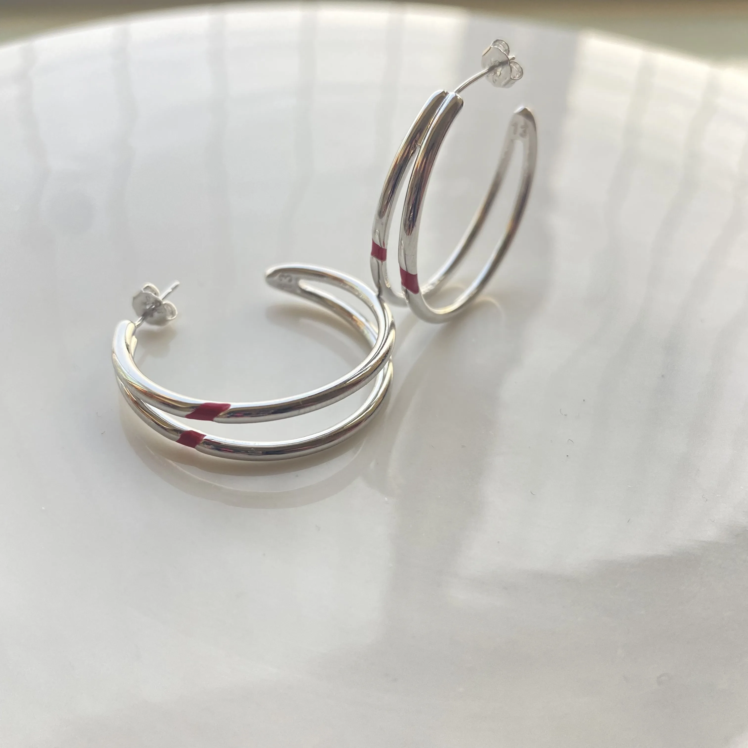 

2022 Fashion Minimalist JIMIN Red Carving Earrings For Women Girl Birthday Gifts Fashion Circle Geometric Line Couple Earrings