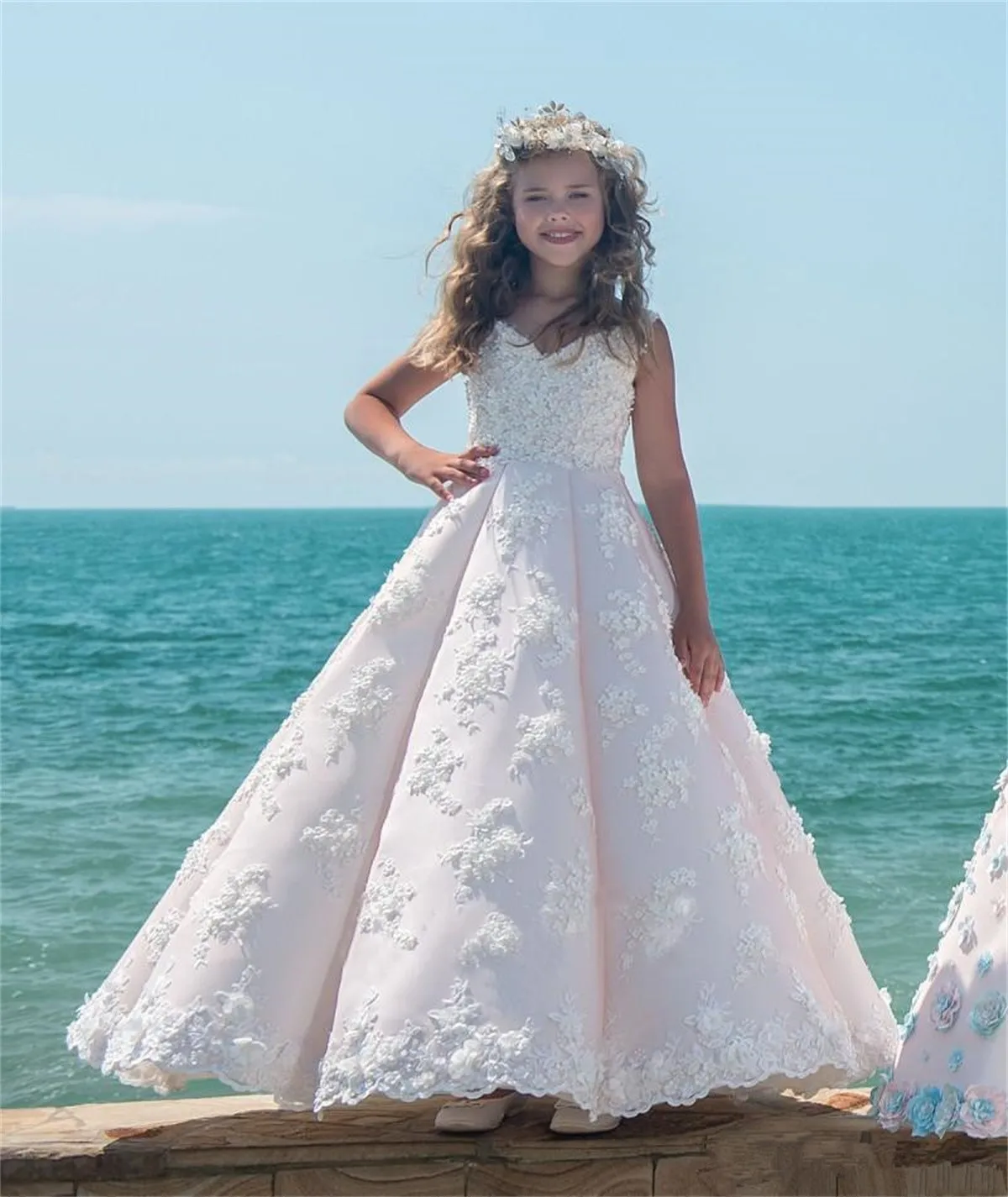

Elegant Tulle Lace Decal Sleeveless Princess Flower Girl Dresses Wedding Party Ball First Communion Dresses Birthday Present
