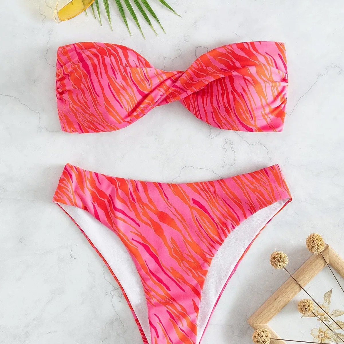 Summer Beach Swimming Vacation Strapless Printed Bikini Swimsuit Women's Sense Backless Split Swimsuit Two-piece Set