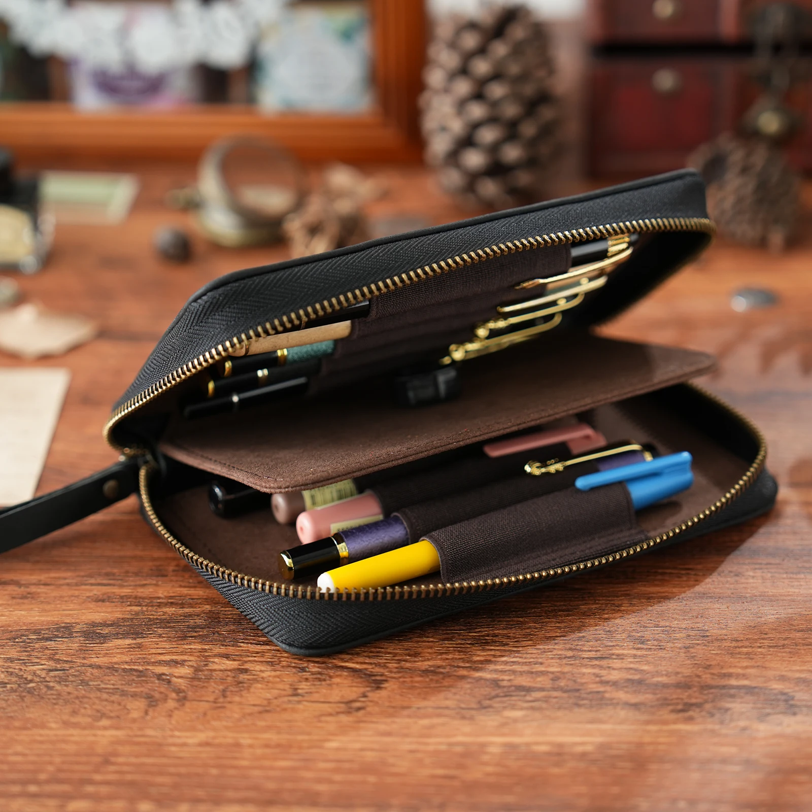 Astuccio portapenne in pelle con cerniera e 3 scomparti