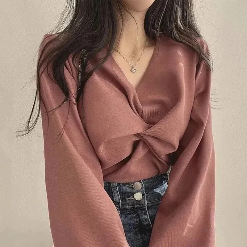 

GIDYQ Korean V Neck Fleece Shirt Women Fashion Pleated Slim Cross Long Sleeve Bottoming Tee Sweet Preppy Style All Match Top