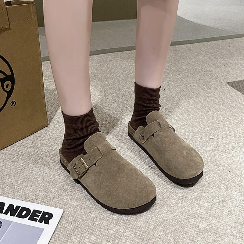 

Женские туфли на низком каблуке, однотонные туфли без задника из флока с закрытым носком, украшенные пряжкой, осень 2024