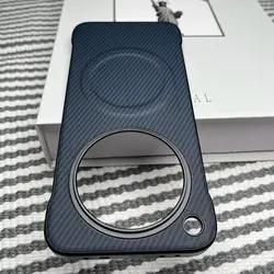 OPPO Find X8 Series Custodia Protettiva Slim in Fibra di Carbonio con Capacità di Ricarica Wireless Magnetica