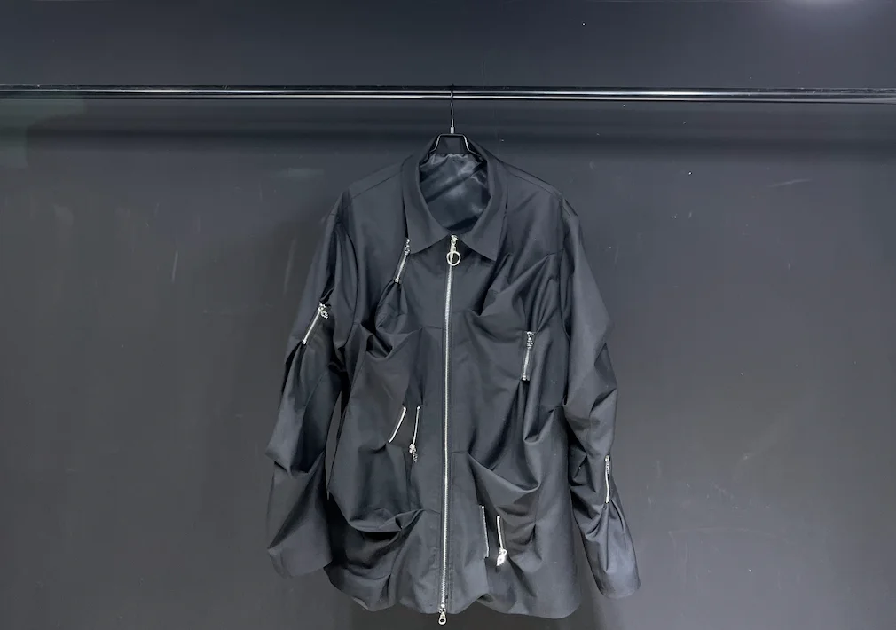 2023 Original design Men's jacket coat top men's three-dimensional tailoring black zipper trench coat design feeling fluffy