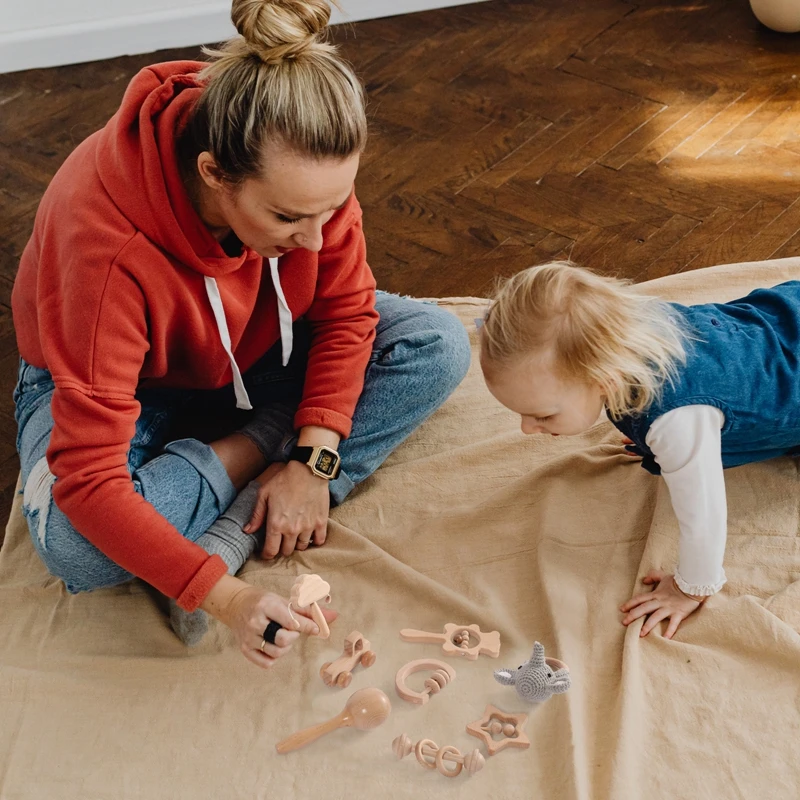 Wooden Baby Rattle Gift Set – Crochet Animal Toy & Montessori Keepsake Box