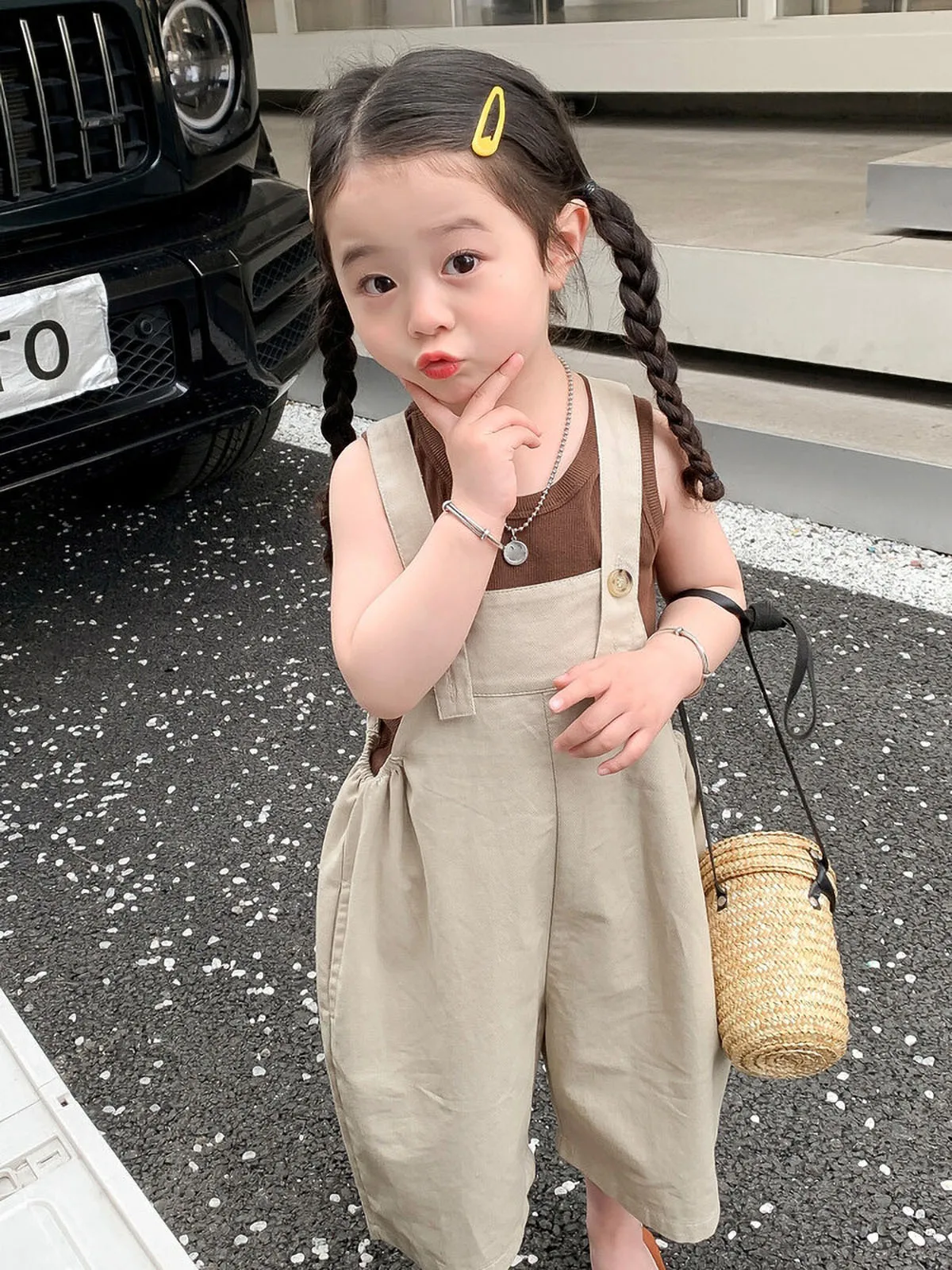 

Летние брюки на лямках для девочек, новинка 2023, повседневные свободные брюки с широкими штанинами для девочек, детский модный тонкий комбинезон в Корейском стиле