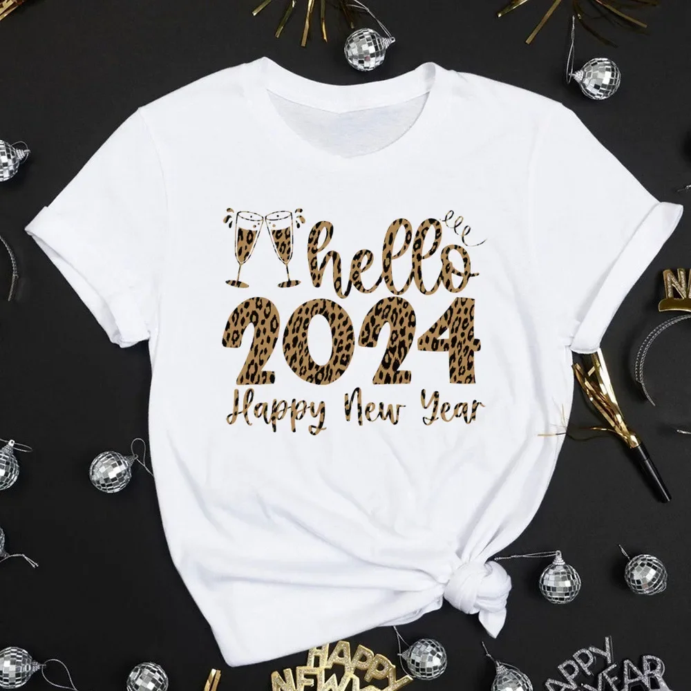

Funny Hello 2024 Print Women T-Shirt Happy New Year Party Female Outfit Tops Short Sleeve T Shirts Girls Tops Tee Shirt Femme