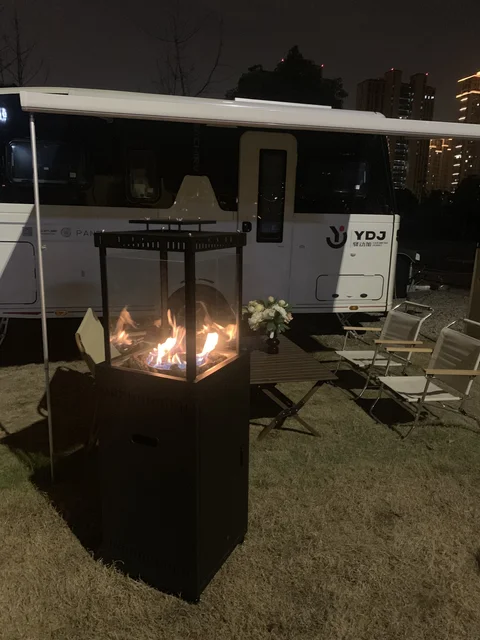 겨울철 야외 공간을 위한 현대적인 사각형 적외선 화로 히터