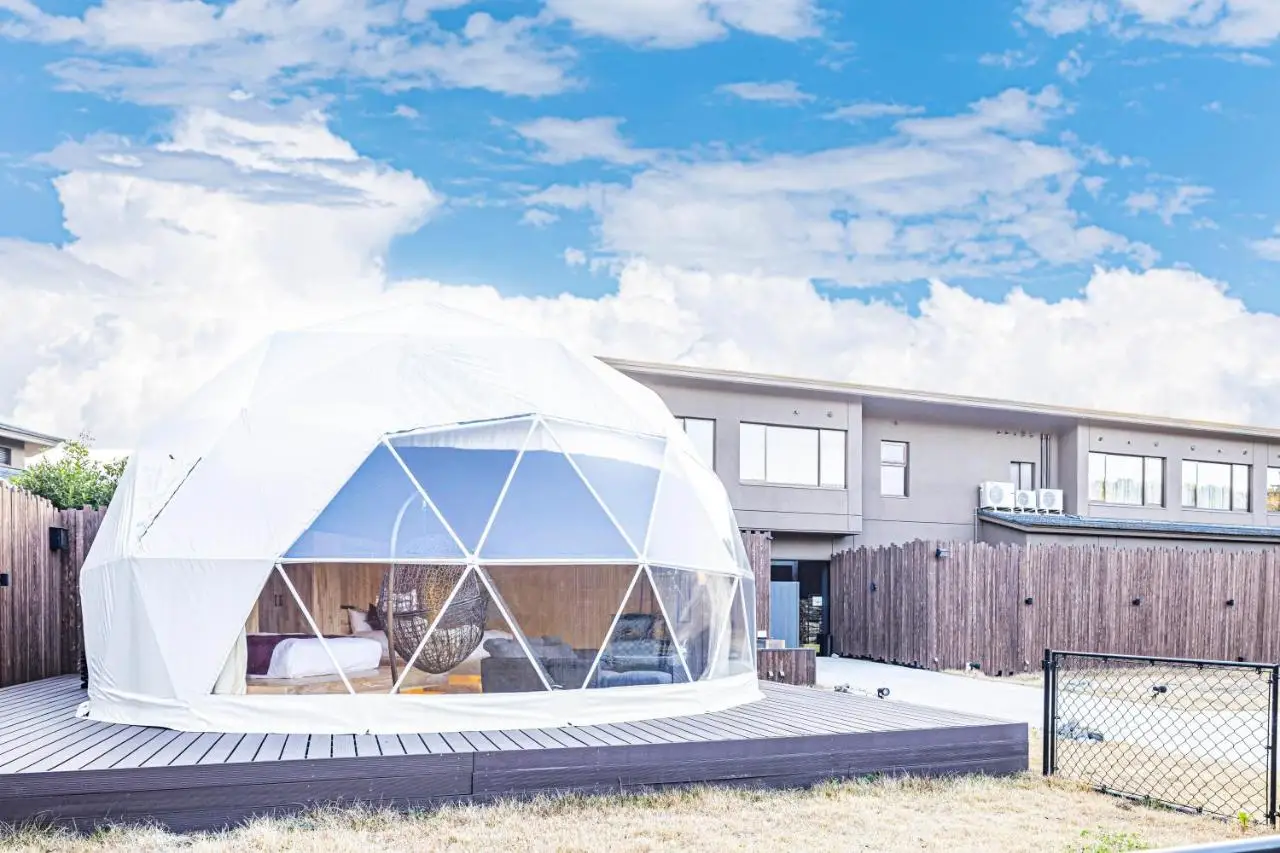 Luxury Transparent Geodesic Glamping Dome 4