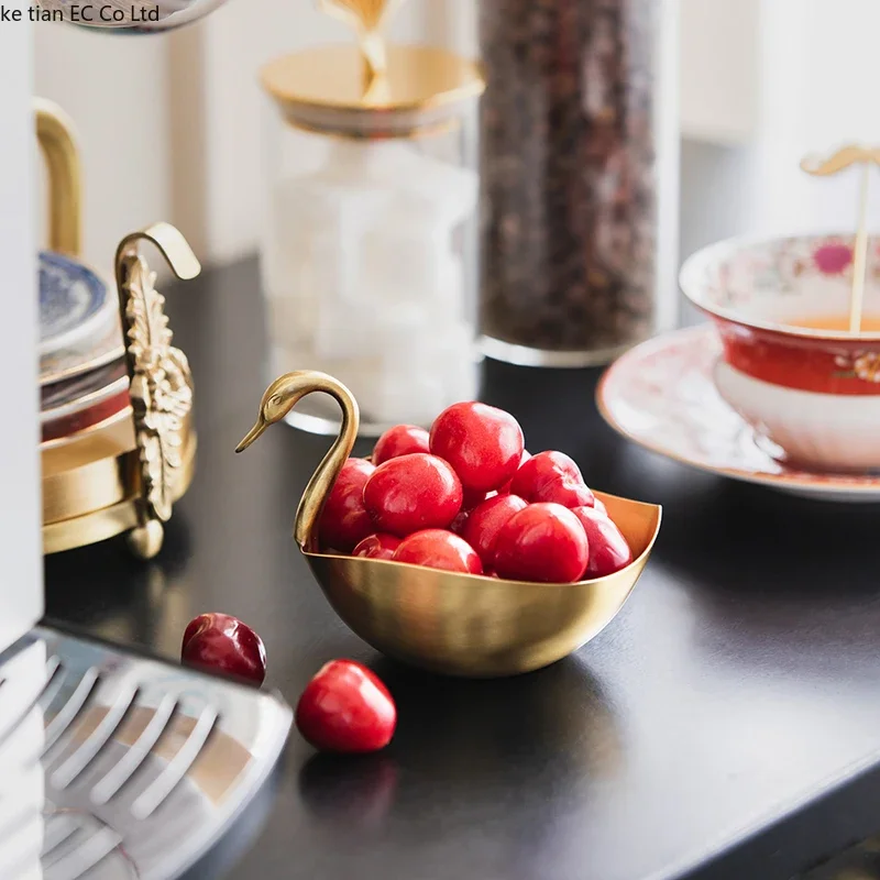 European style light luxury brass creative swan storage bowl tea table snacks dried fruit tray decorative ornaments jewelry dish 4