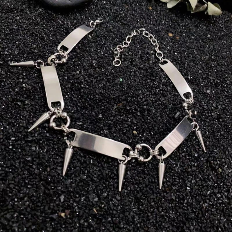 Trendy Hip Hop Rivet Necklace Gothic Choker Chain with Spikes, Adjsutable Neckchain Fashion Jewelry Pieces for Women
