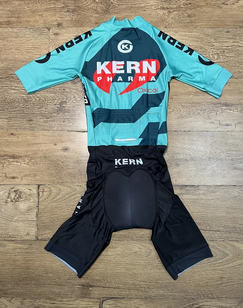 LASER CUT Skinsuit 2025 Equipo Kern Pharma TEAM Bodysuit SHORT Cycling Jersey Bike Clothing Maillot Ropa Ciclismo 2