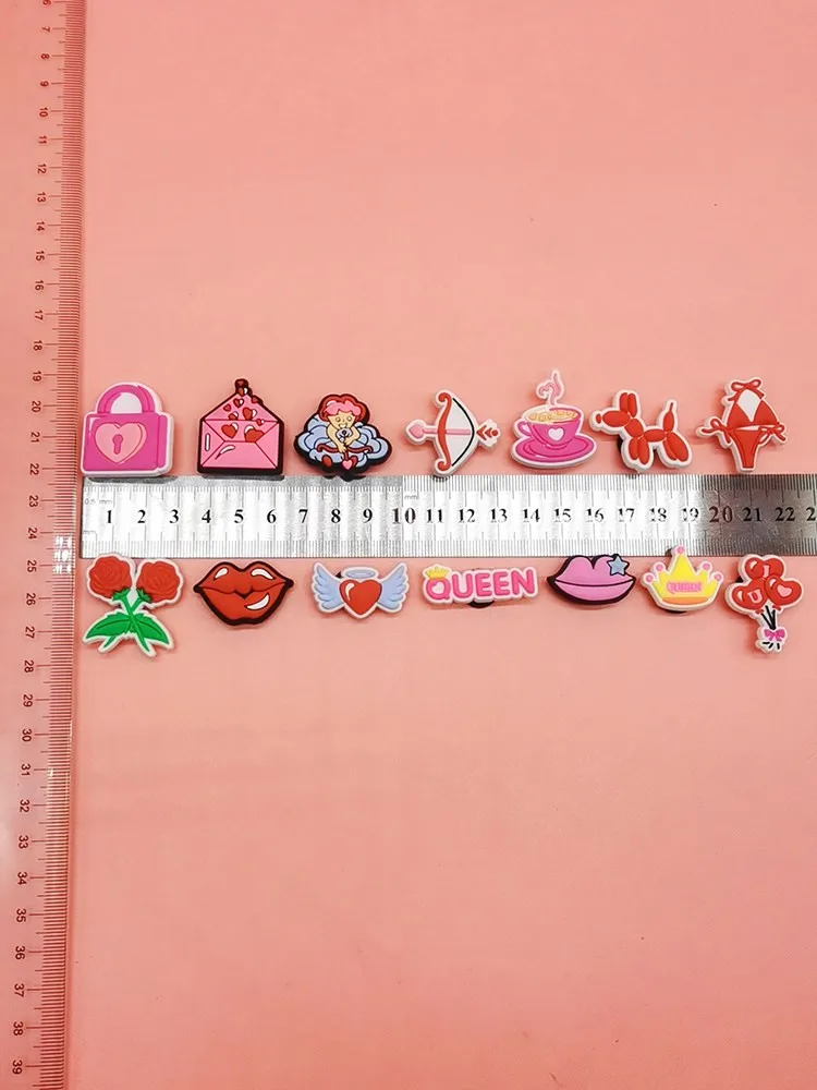 신의 사랑 디자인 구두 참 버클 액세서리, Diy 커플 정원 신발 장식 악어 핀 나막신 어린이 크리스마스 파티 선물