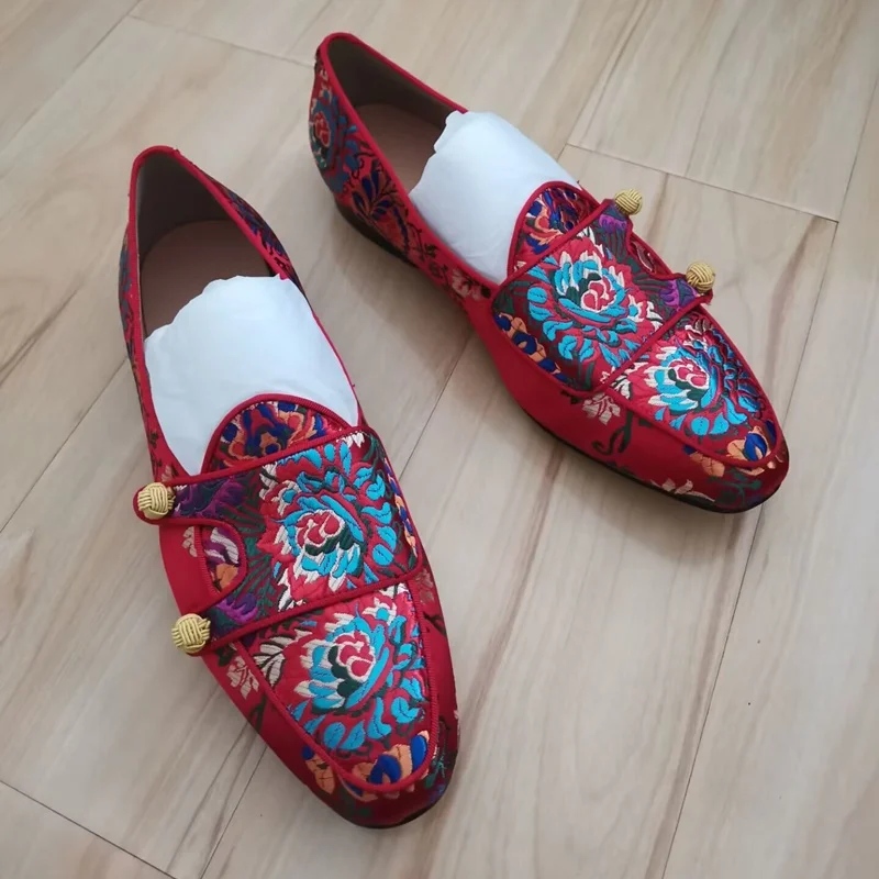 New Arrival Luxury Floral Loafers Red Satin Fabric Embroidery