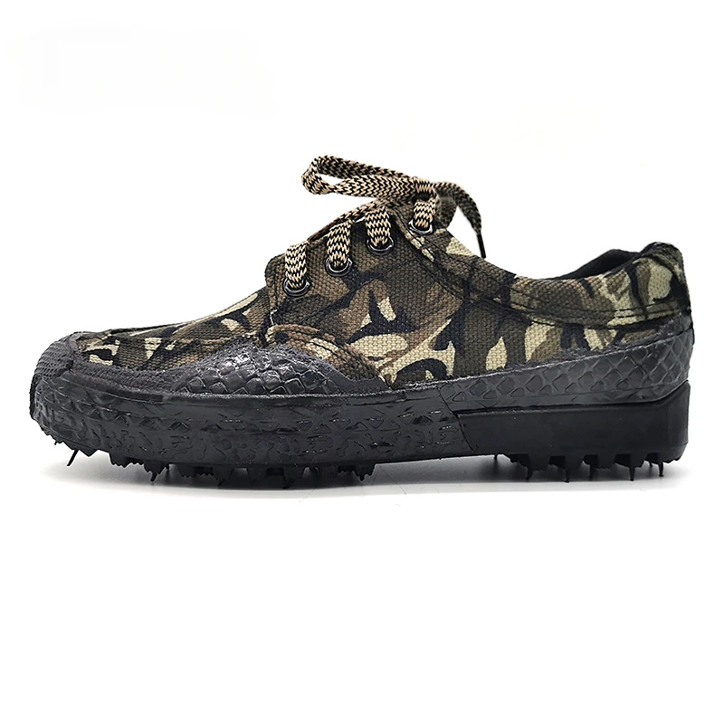 

Men's and women's hiking shoes, canvas sneakers