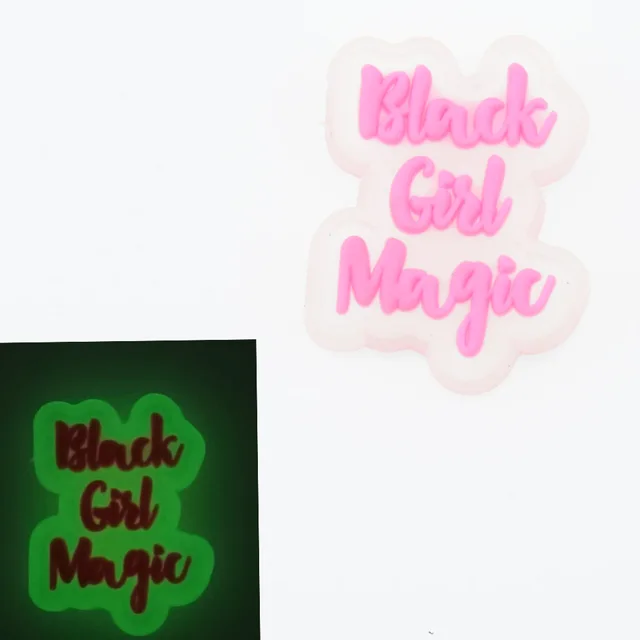 1pcs Glow in The Dark Croc Shoe Charms PVC Noctilucence Accessories Decoration Bad Bunny for Clogs JIBZ Button Charm Kids Gifts p5636