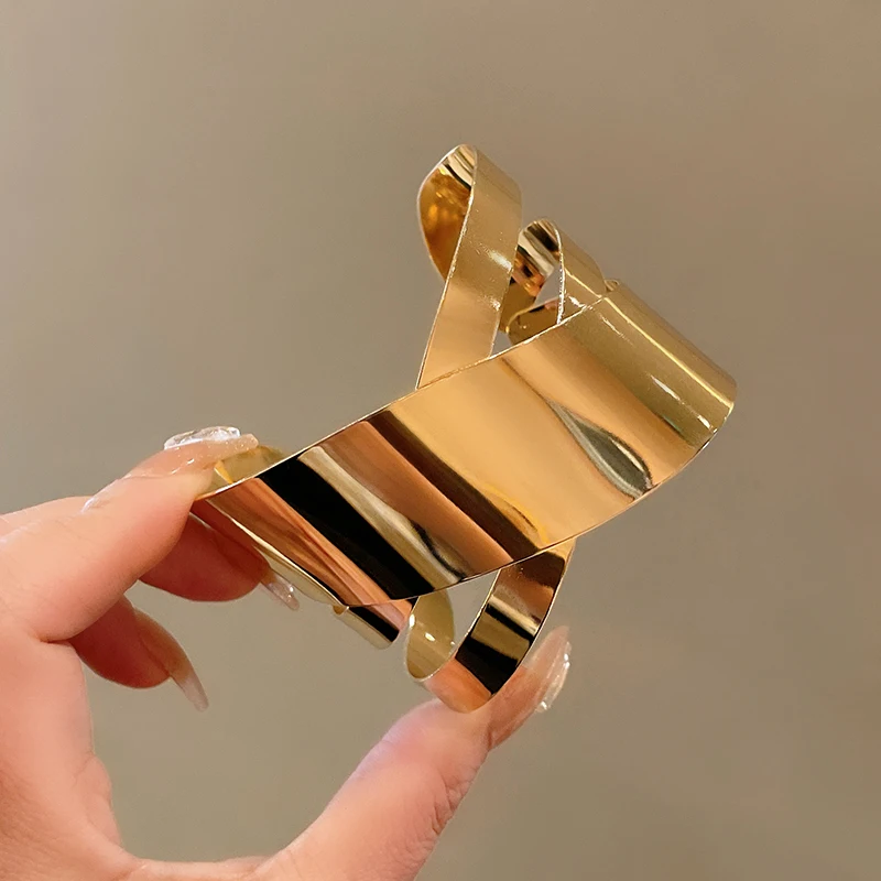 Geometric Alloy Bracelet for Women - Image 18
