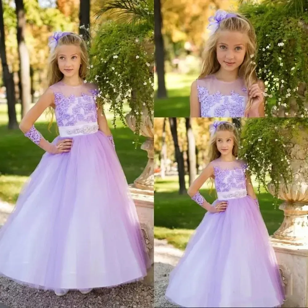 

2023 Beautiful A-Line Jewel Floor Length Lilac Tulle Appliques Flower Girls' Dresses Garden Style Modest Pageant Princess Gowns