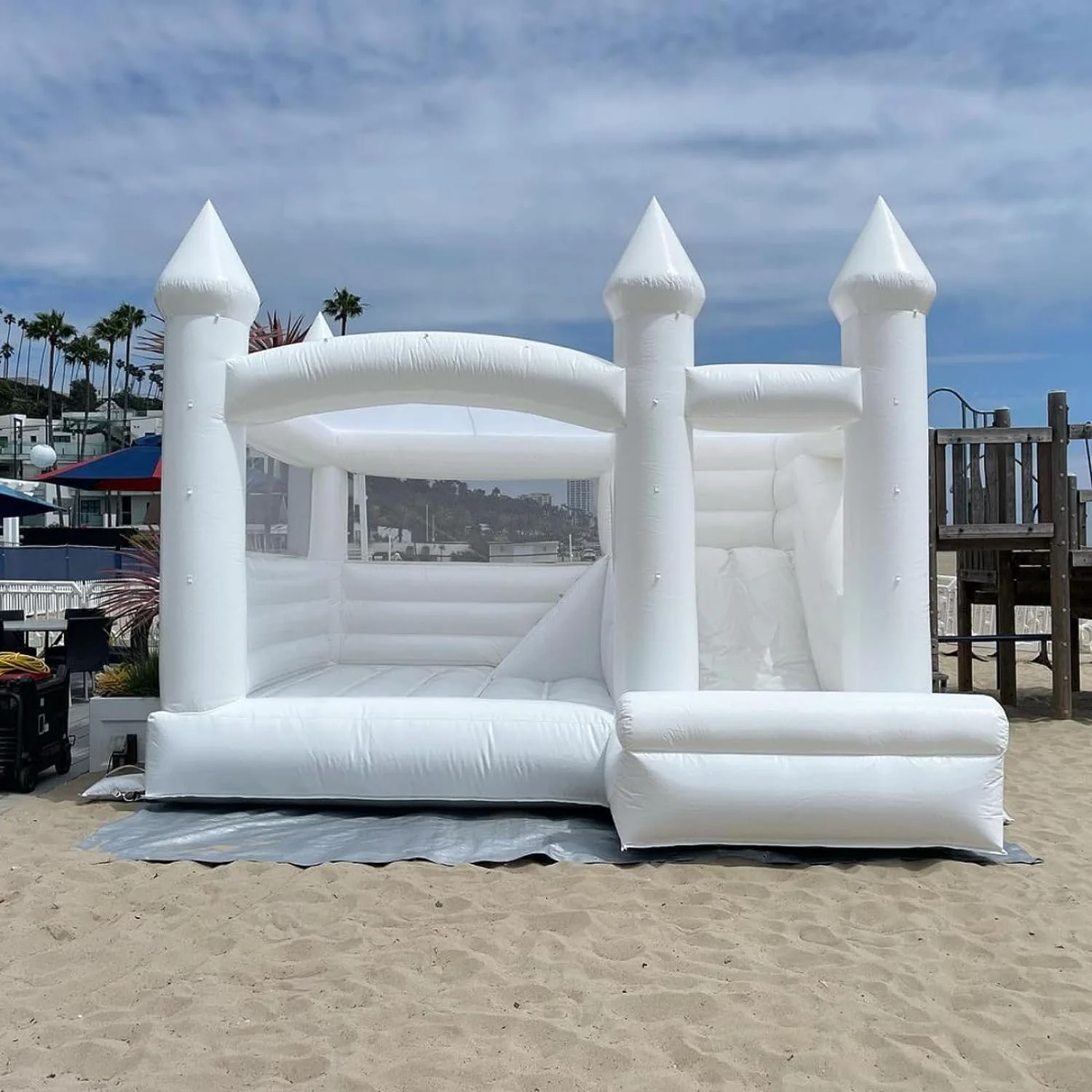 Stock Commercial Bouncy Castle Inflatable White Bounce House