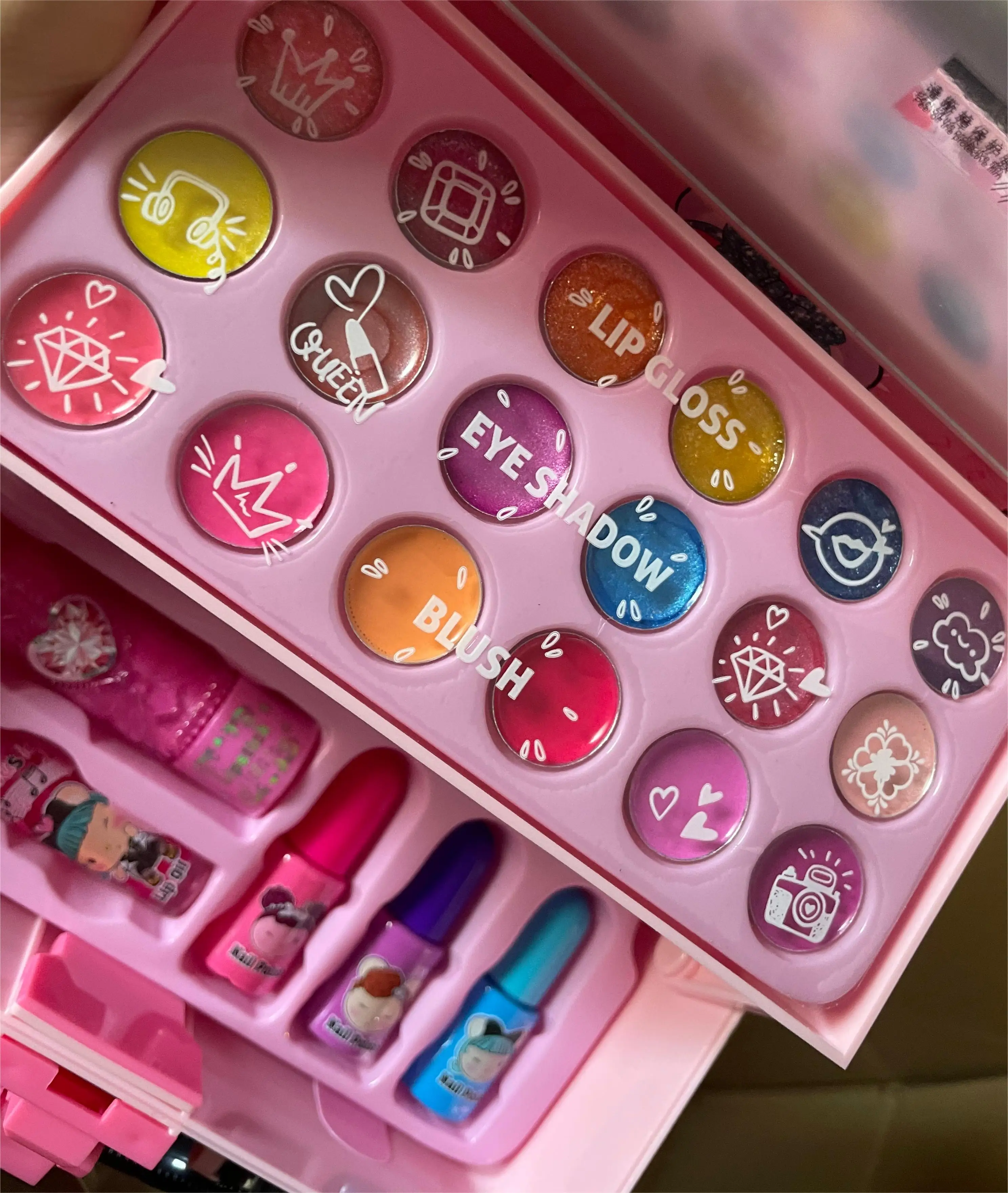children's Cosmetic Makeup Kit Set Kids Makeup Box for Girl Party Birthday Gift Nontoxic Safety Lip gloss Nail Polish Eyeshadow 4
