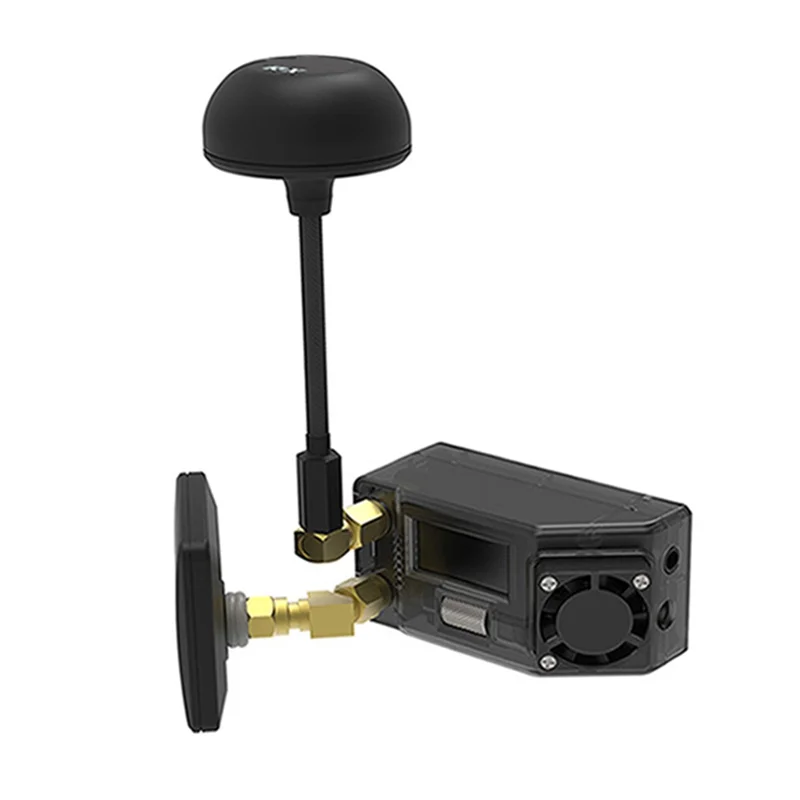 Utilisation du récepteur FPV SteadyView X L69A en extérieur, avec une antenne directionnelle, idéal pour le vol FPV.