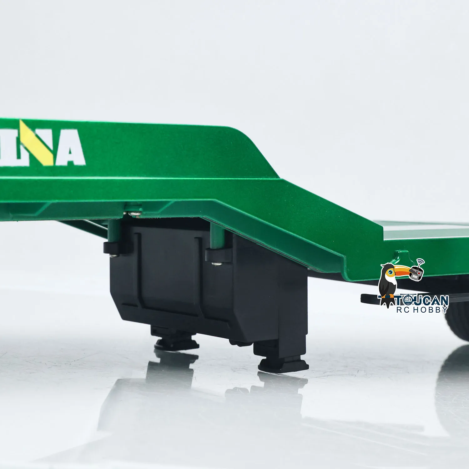 1/18 HUINA Kunststoff-Flachbett-Handanhänger 1502 für ferngesteuerten Traktor-LKW 1501, elektrische Stützbeine, Batterie, kein Licht – Detail 16