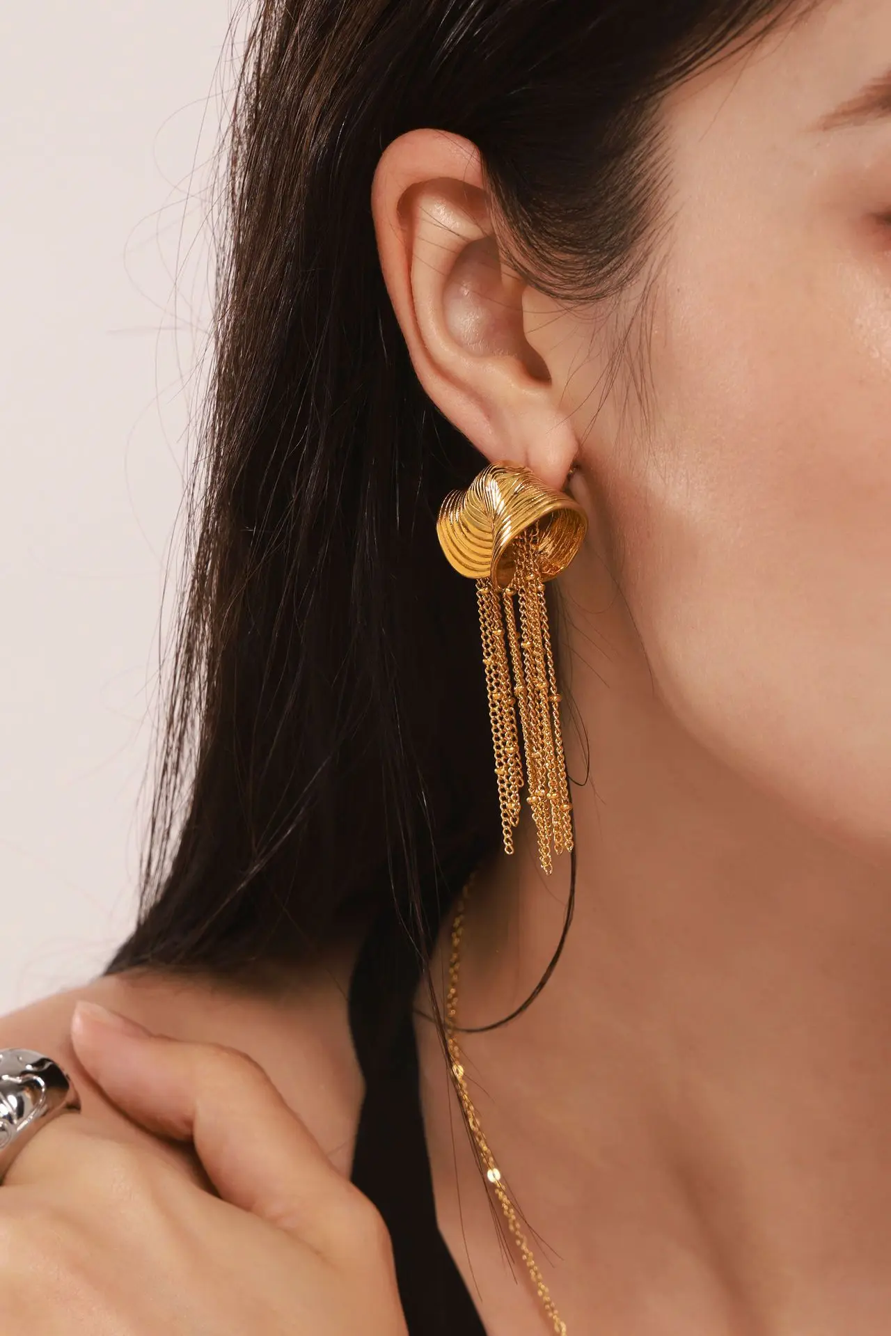Mode Edelstahl Lange Quaste Ohrringe frauen Gold Farbe Silber Unregelmäßige Persönlichkeit Ohr Studs Mädchen Trend Schmuck – Detail 2