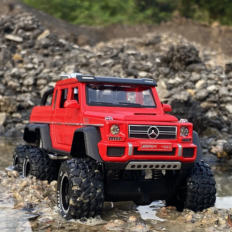 1:28 Benzs G63 6*6 Wheel Alloy Pickup Car Model Diecast Toy Off-Road Vehicles Car Model Simulation Children Gift Collective