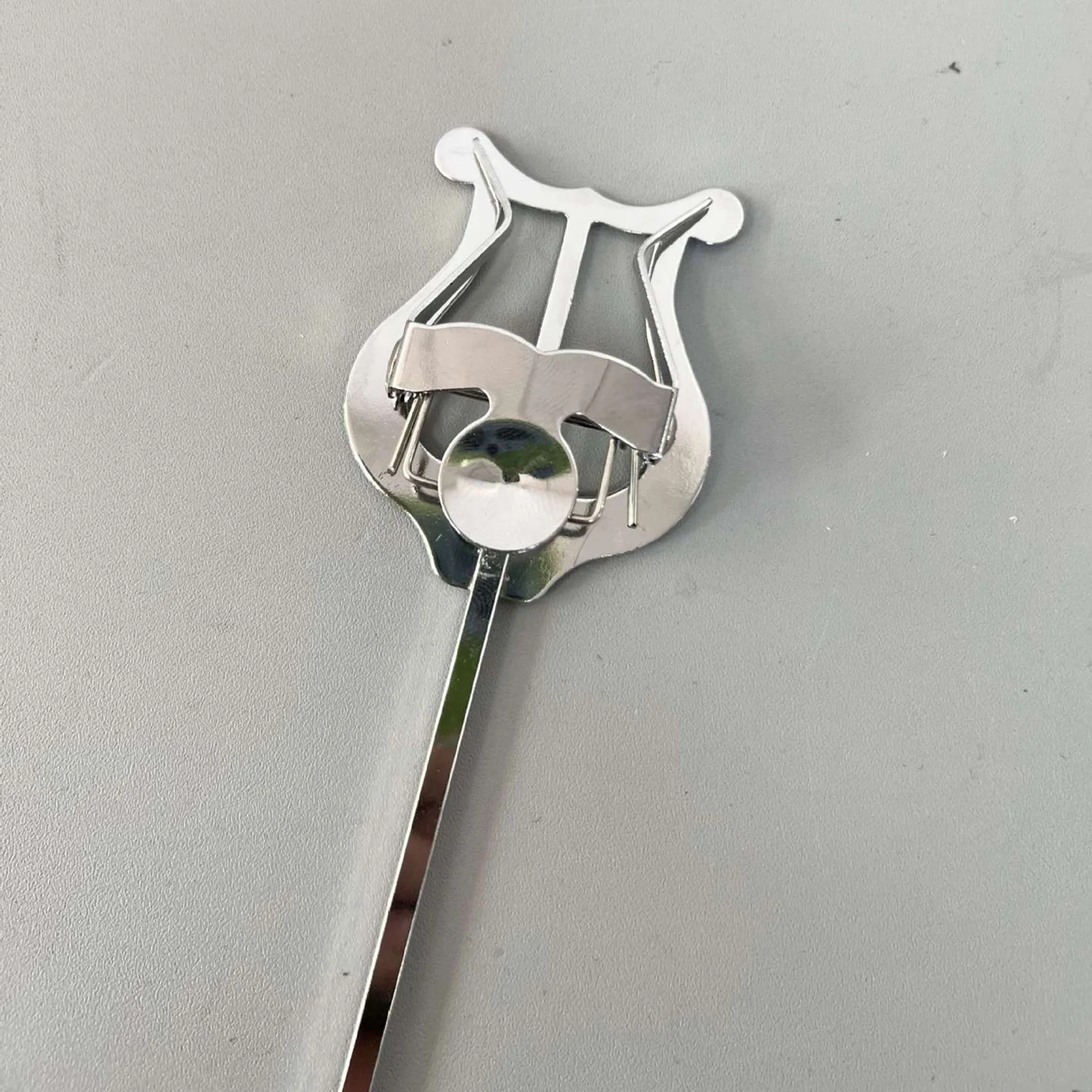 Durable Sheet Music Clamp On Holder Clarinet Lyre Sheet Music Clamp Stand Instrument Holder for Marching Band Cornet Instruments euphonium parts sheet music holder
