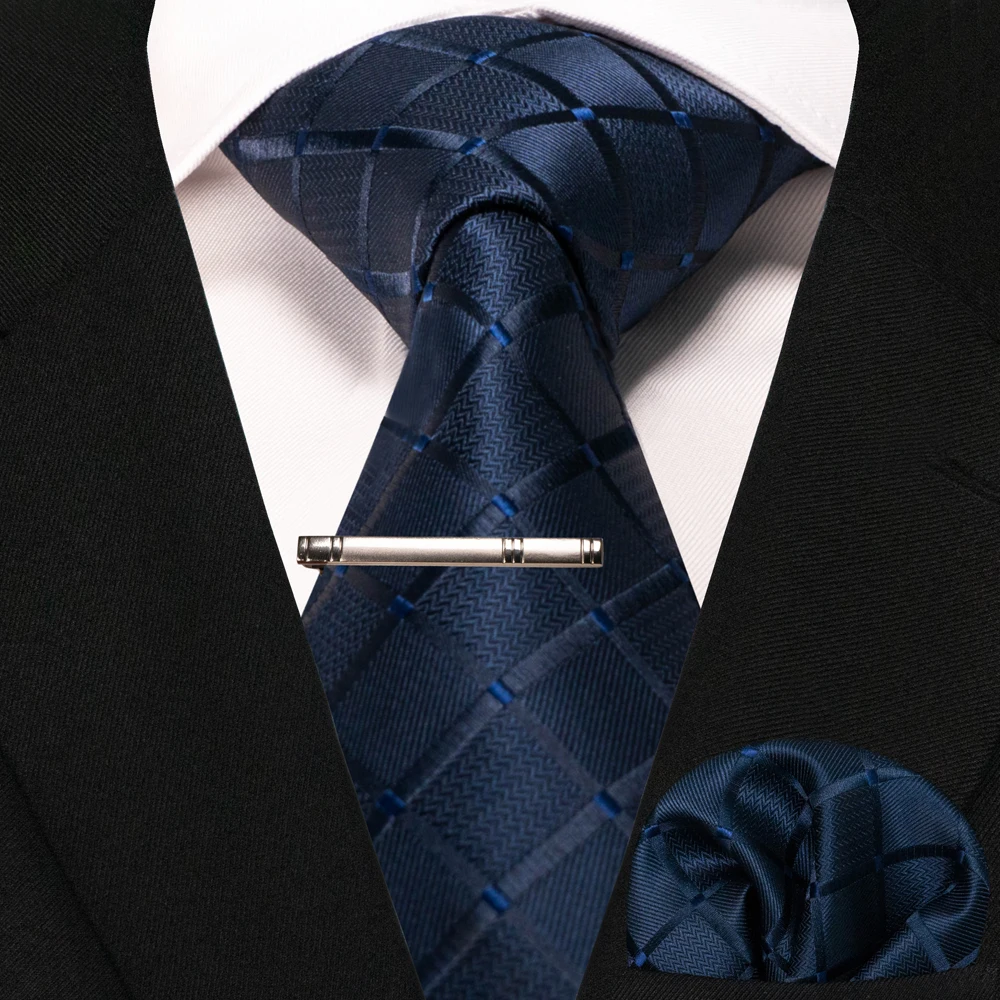 Cravatta Uomo Larga 8 Cm Blu E Argento A Quadri – Eleganza Vellutata Per Cerimonie E Ufficio