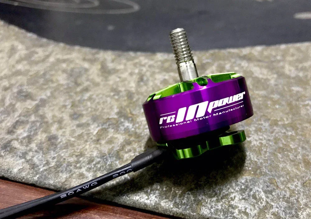 

Rcinpower GTS V2 2207 plus 2500KV 4-6S бесщеточный двигатель для FPV гоночных моделей Freestyle RC мультикоптеров рама