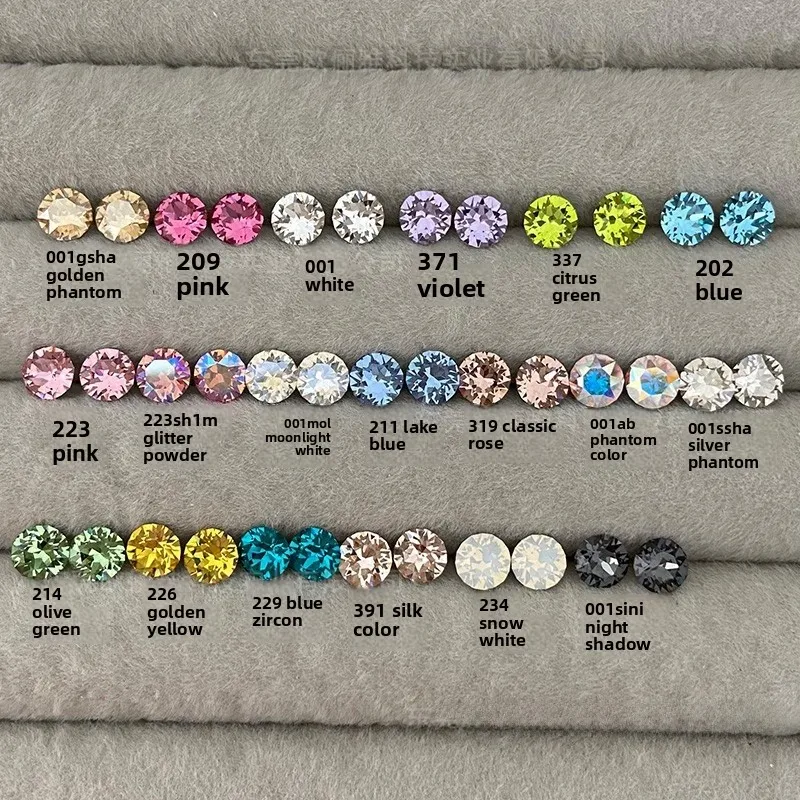 High-Quality Titanium Alloy Ear Studs with Diamond Detailing