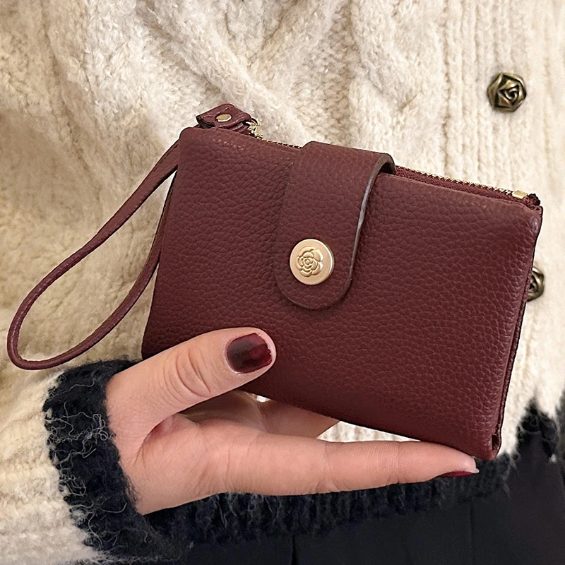 

2024 Women's Short Fold Wallet Elegant Wine Red Pu Leather Ladies Delicate Mini Purse Female Lychee Pattern Unique Change Purses