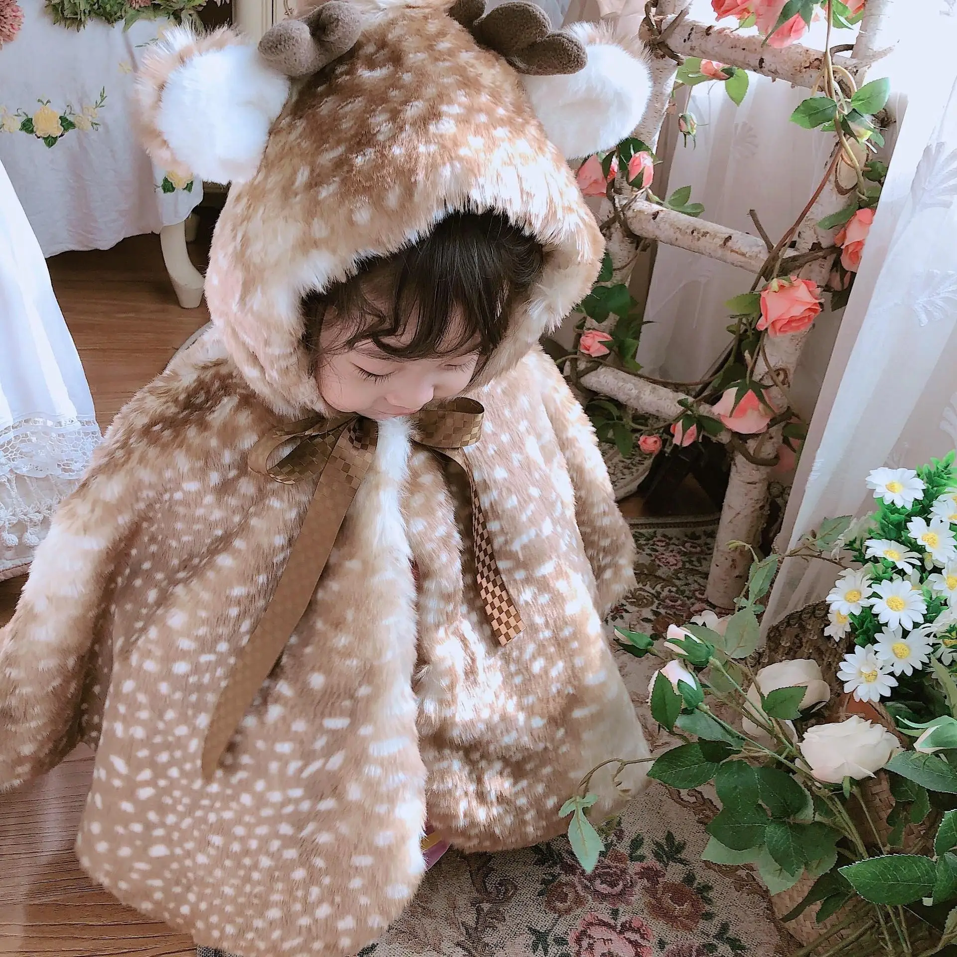 New Arrival Deer Fur Little Girls Capes Warm Velvet Hooded Children Shawls Fashion Ribbons Christmas Party Photography Wraps