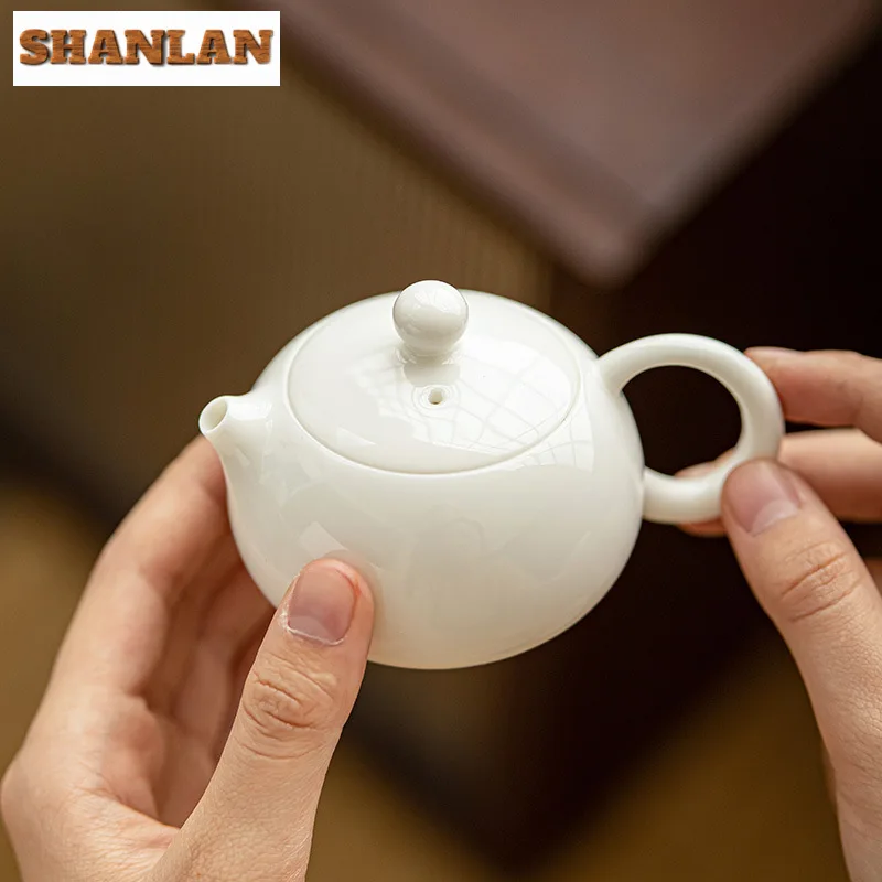 天然翡翠の茶壺 置物 きゅうす 天然翡翠の茶壺 置物 きゅうす ポット・急須
