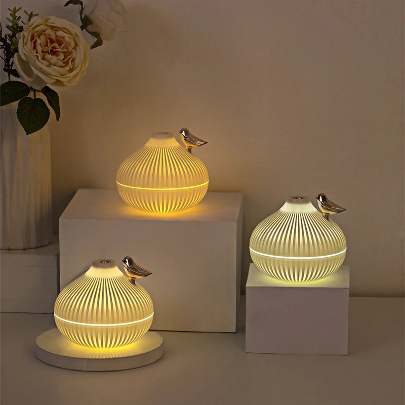 300ml USB Air Humidifier, Small Onion Style Humidifier With Night Light, Atmosphere Light, Mini-size USB Air Humidifier For Home 3