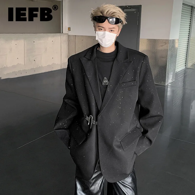 

Пиджак IEFB нишевый дизайнерский мужской, однотонный блестящий пиджак с наплечниками и металлическими пуговицами, в минималистичном стиле, новый шикарный пиджак на осень 9C6664