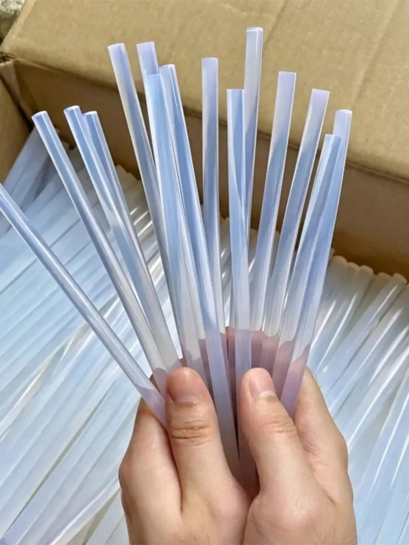 50 міні-надпрозорих і безпечних термоплавких клейових паличок, прозорий термоплавкий клей довжиною 0,27 см x 10 см, гладкий і прозорий, димчастий