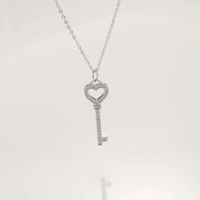 S925 Sterling Silver Simple Love Key Necklace for Women Inlaid zircon Hot-Selling Creative Sweet Peach Heart Collarbone Chain