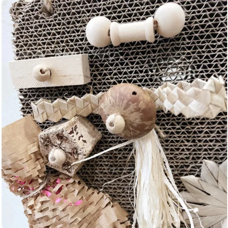 Parrot toy bird toy decompression venting toy cardboard tear bite bite grinding mouth tear toy palm leaf nut 4