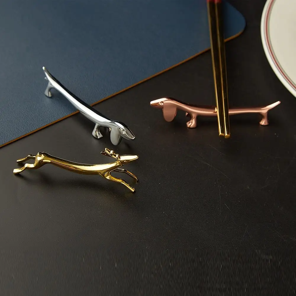 1Pcs Durable Cat Dog Deer Design Chopstick Holder Zinc Alloy Metal Tableware Stand Chopsticks Rack Art Craft Table Decoration